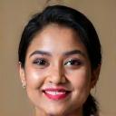 Gambar potret Puan Fatimah Binti Ismail yang tersenyum.